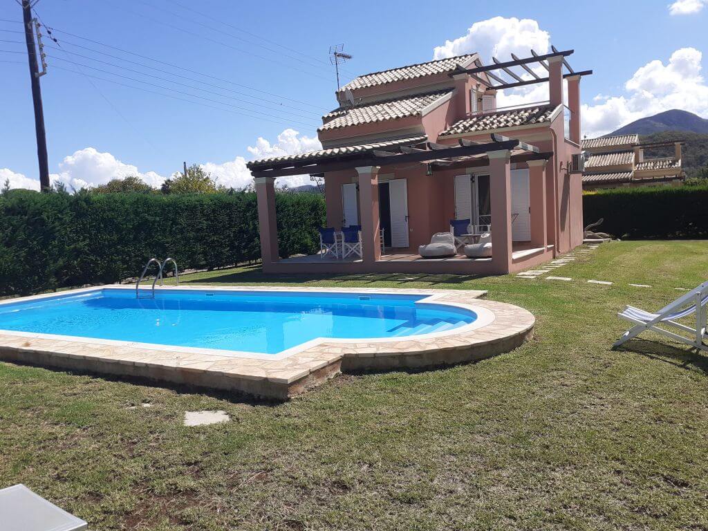 Three Villas with Pool - Seafront